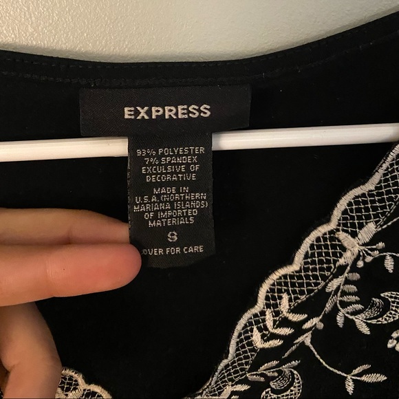 Floral top - Picture 2 of 3